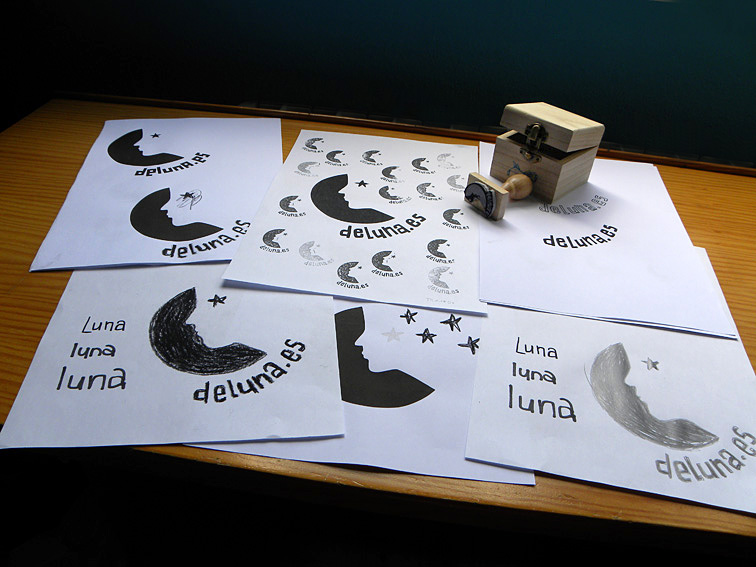 Sello deluna.es Bocetos y sello para deluna.es. 2010.