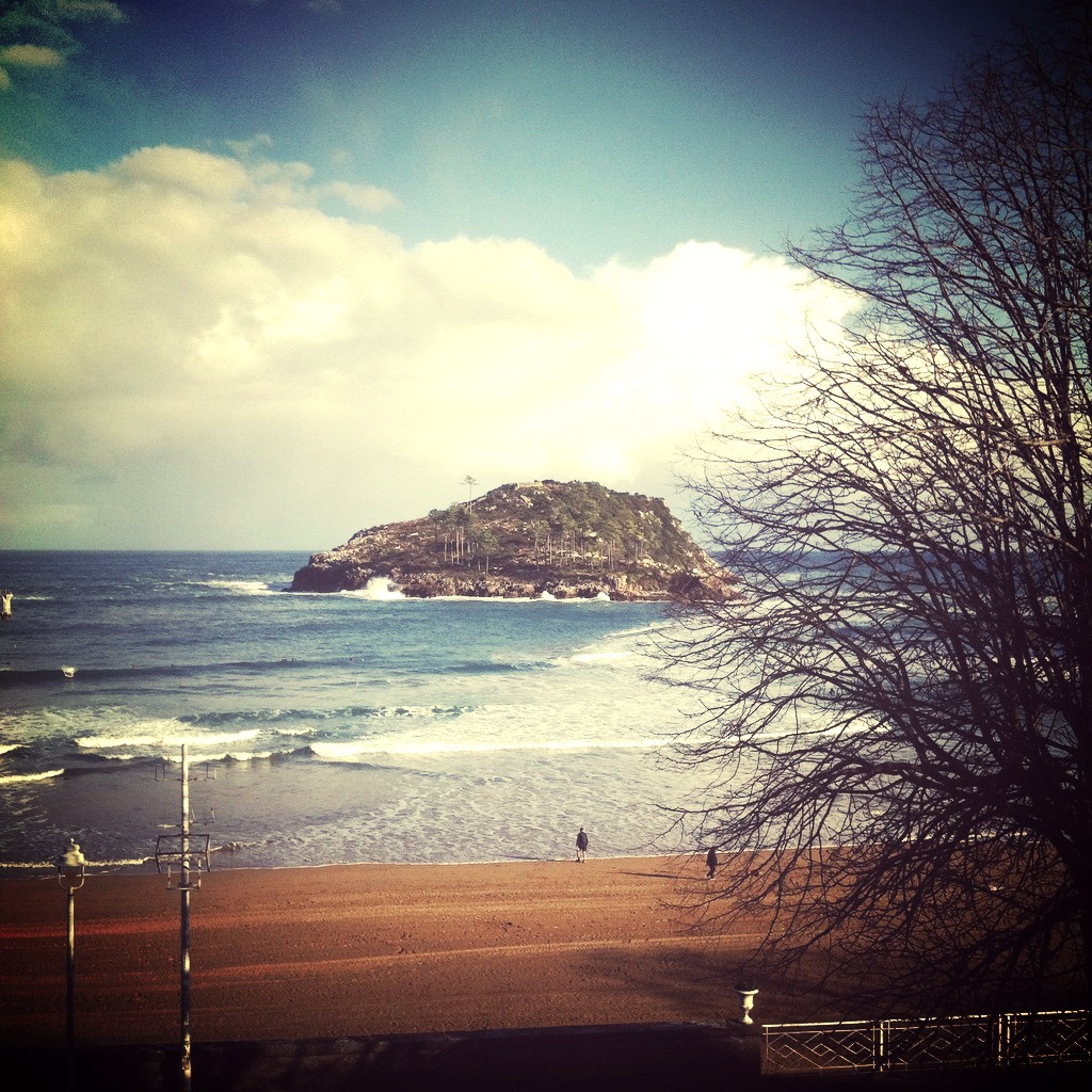 'Lekeitio' by Deluna Ceramics