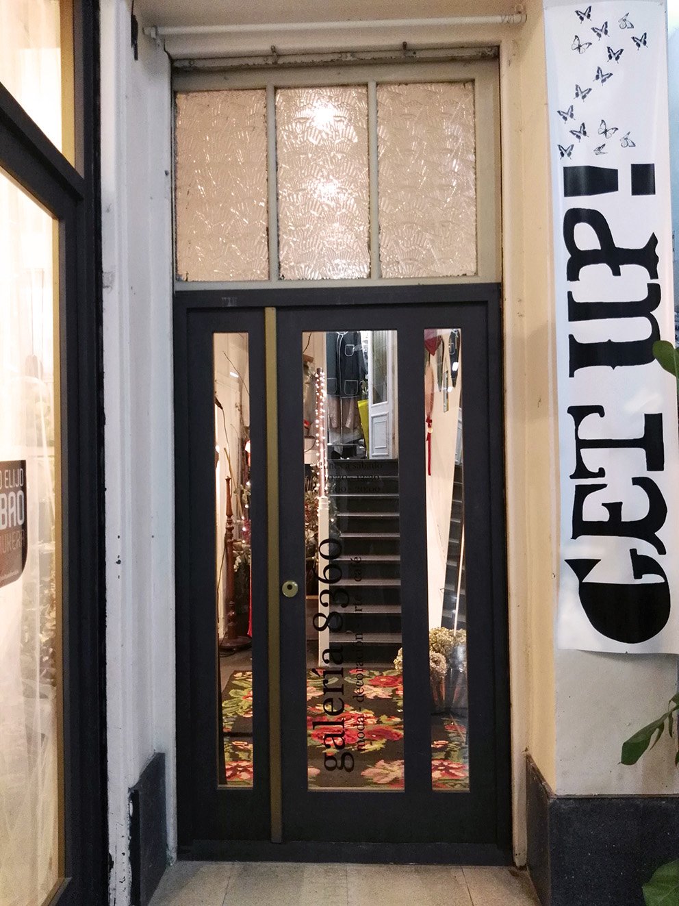 Aintzane de Luna presenta GET UP! Porcelanas & Mariposas