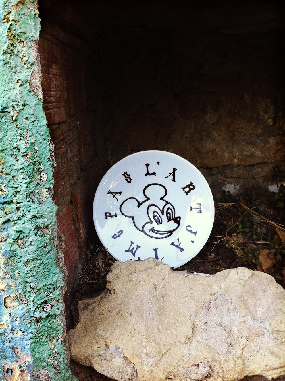 J'aime Pas L'art by Deluna Ceramics