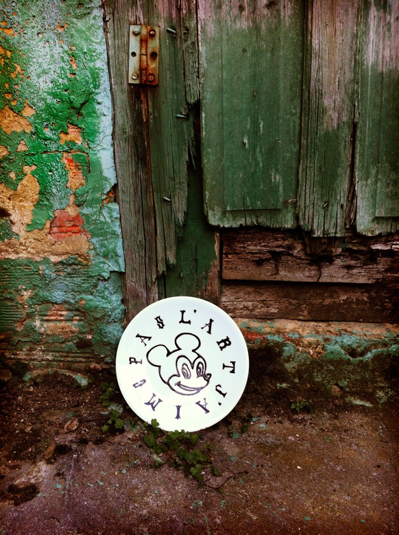 J'aime Pas L'art by Deluna Ceramics