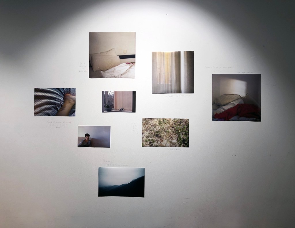 Mi cama, esa ventana y esa otra cama por Marta Valverde