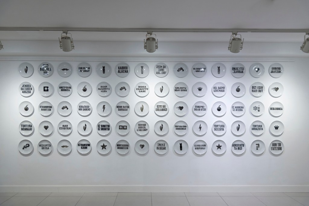 'Berri Txarrak, Berri Onak', instalación de la artista Aintzane De Luna