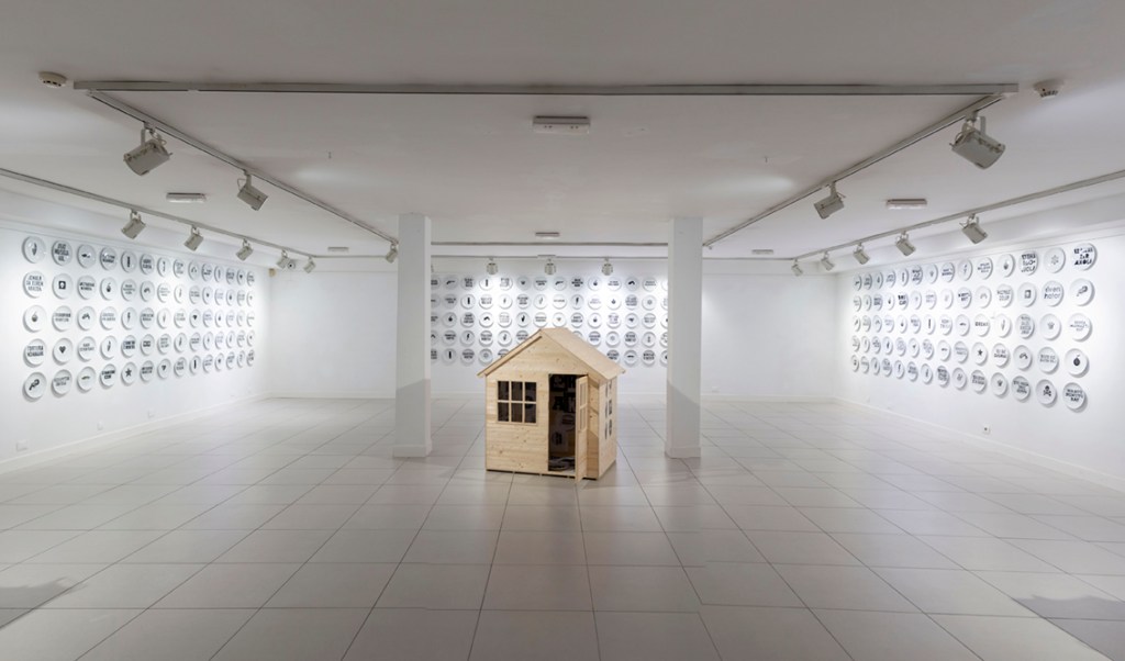 'Berri Txarrak, Berri Onak', instalación de la artista Aintzane De Luna