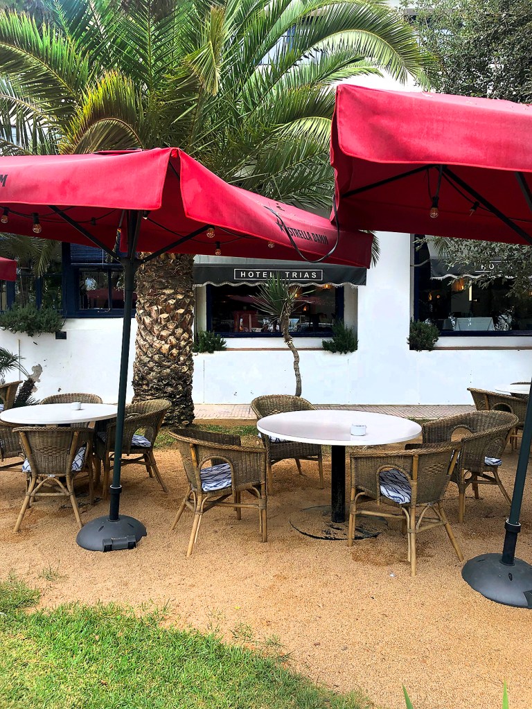 Visita obligada de Aintzane De Luna al Hotel Trías en Palamós, «el hotel de Truman Capote»