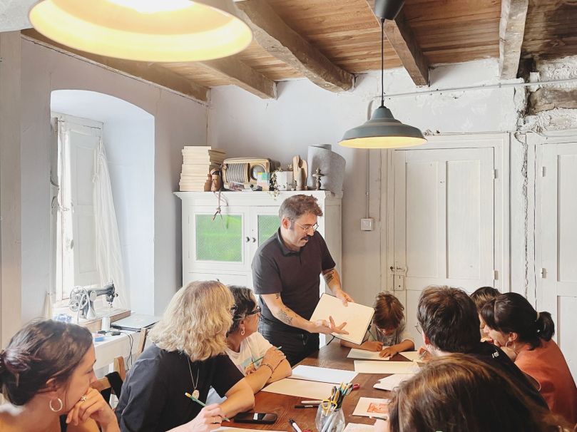 Aintzane De Luna en el curso «CARTEL POLÍTICO: AGITACIÓN Y PROPAGANDA» con Elías Taño