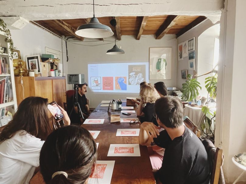 Aintzane De Luna en el curso «CARTEL POLÍTICO: AGITACIÓN Y PROPAGANDA» con Elías Taño