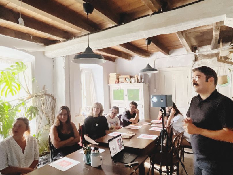 Aintzane De Luna en el curso «CARTEL POLÍTICO: AGITACIÓN Y PROPAGANDA» con Elías Taño